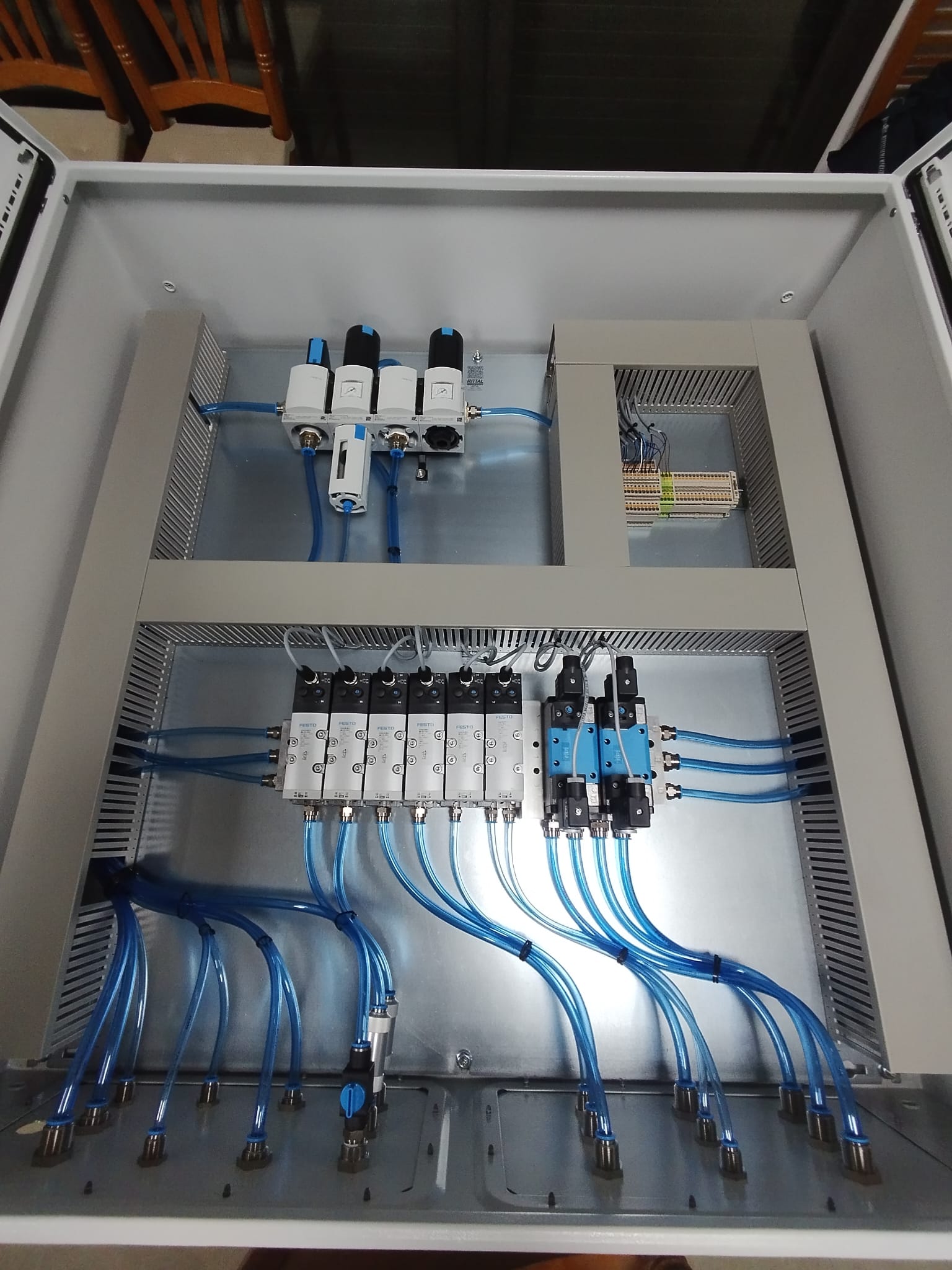 Neumática y automatismos de máquina